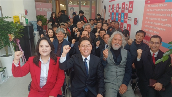 61e9ee22-3263-4b34-a3de-0d822edfa456.jpg
